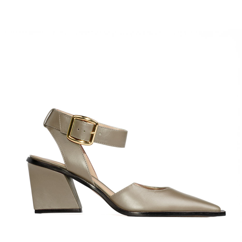 Scarpin Lygia Couro Adô Cor Cinza Fendi