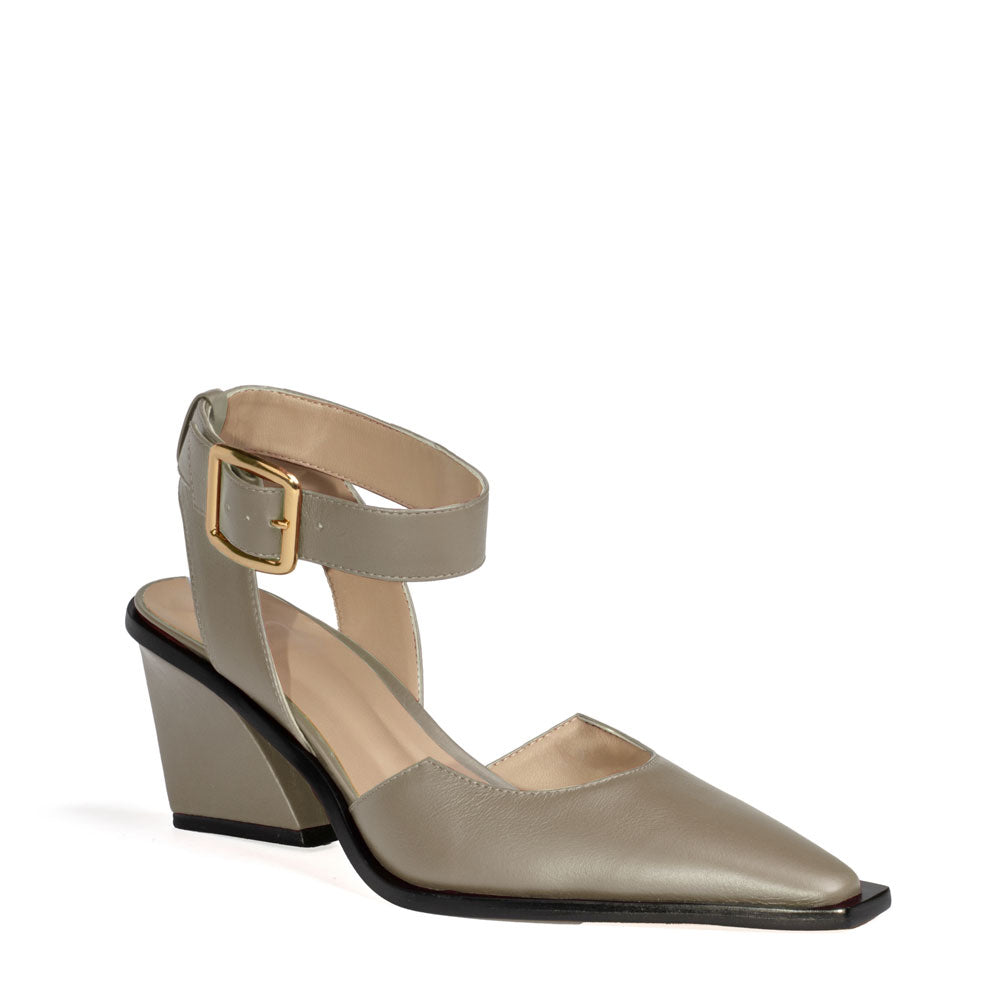 Scarpin Lygia Couro Adô Cor Cinza Fendi