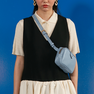 Pochete Cla Couro Adô Cor Azul Glacial