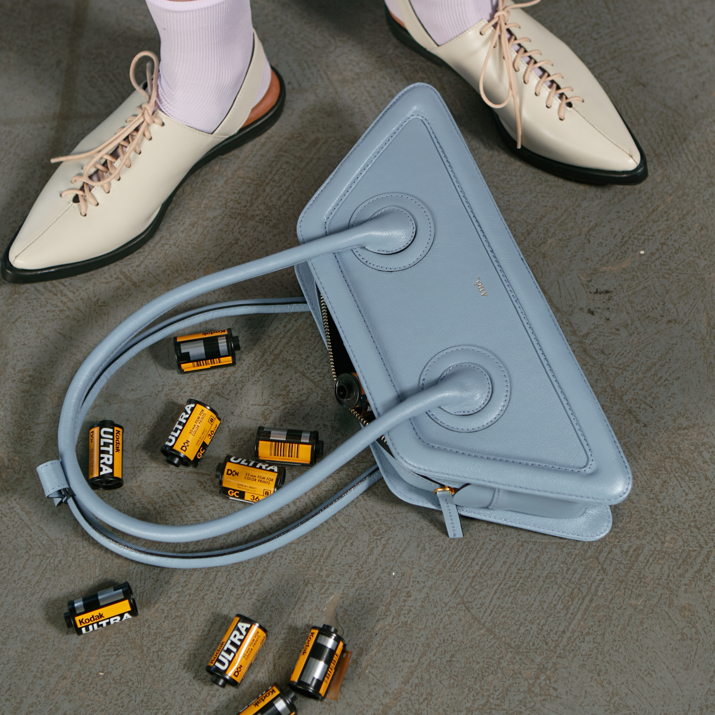 Bolsa Spaghetti Couro Adô Cor Azul Glacial