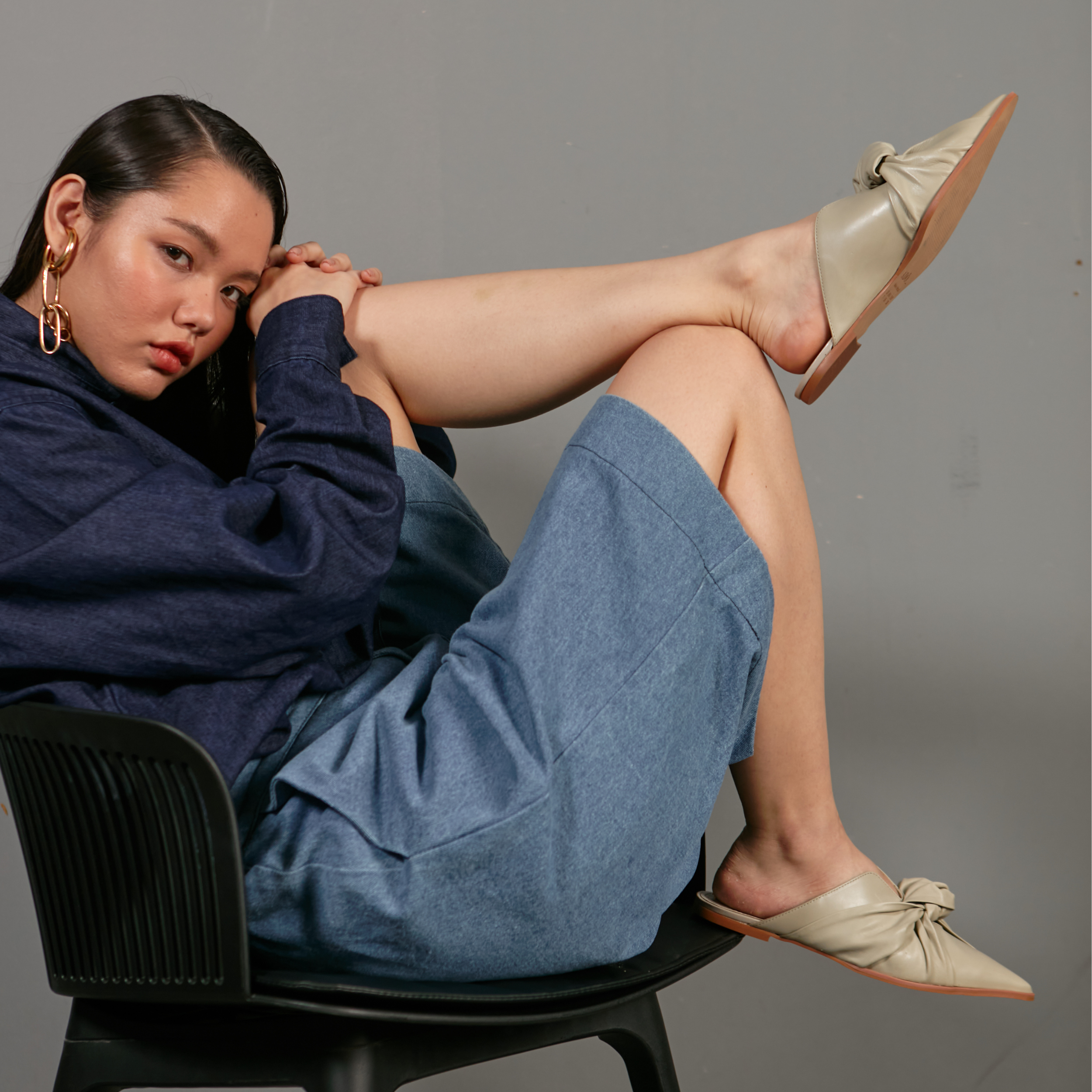 Mule Camille Couro Adô Cor Cinza Fendi