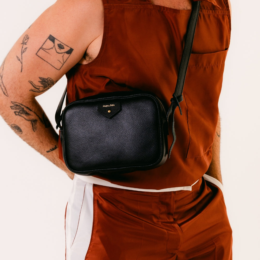 Bolsa Cla e Pequena Couro Adô Cor Preto