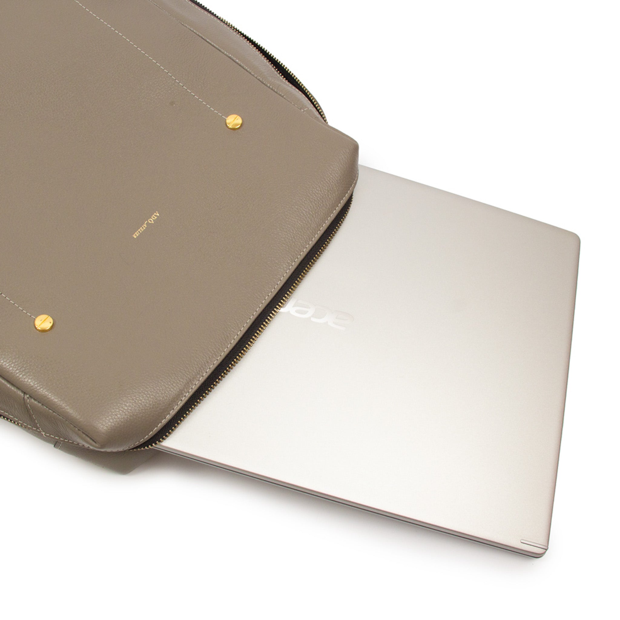 Kit Mochila Block Cinza Fendi + Case Notebook 15.6"