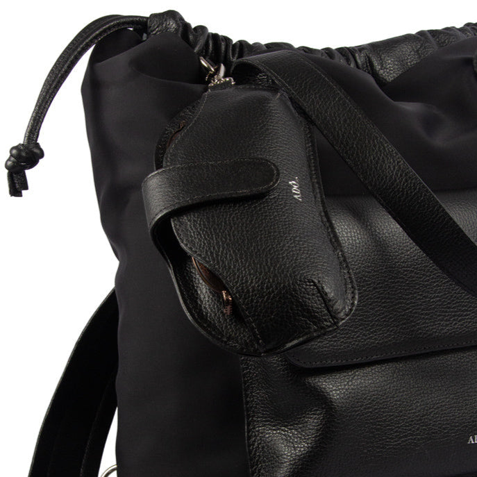 Porta Oculos Collab Cris Couro Adô Cor Preto