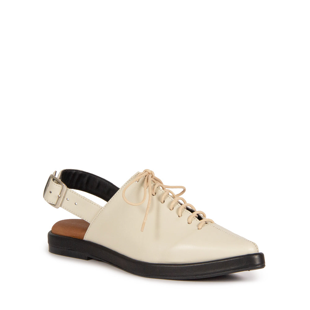 Sapato Berna Couro Adô Cor Off White