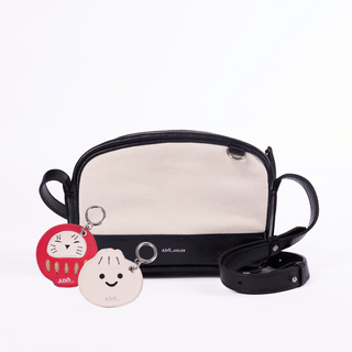 KIT BOLSA LULLIS PRETO + 2 CHARMS