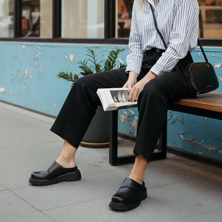 CLOG IRIS COURO ADÔ COR PRETO