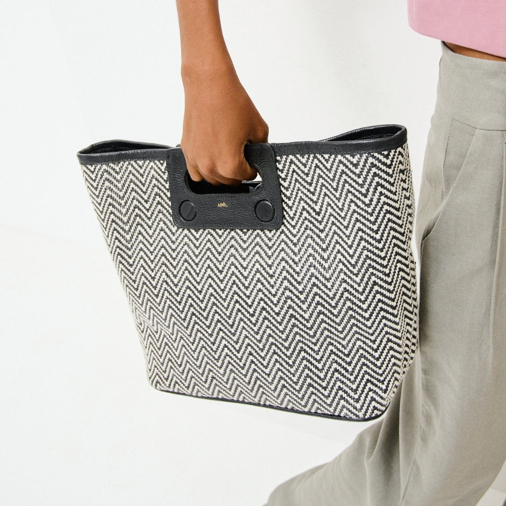 MAXI CLUTCH RÁFIA CHEVRON