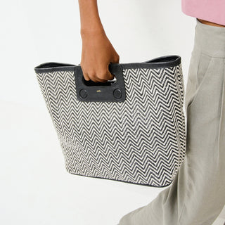 MAXI CLUTCH RAFIA ADÔ CHEVRON