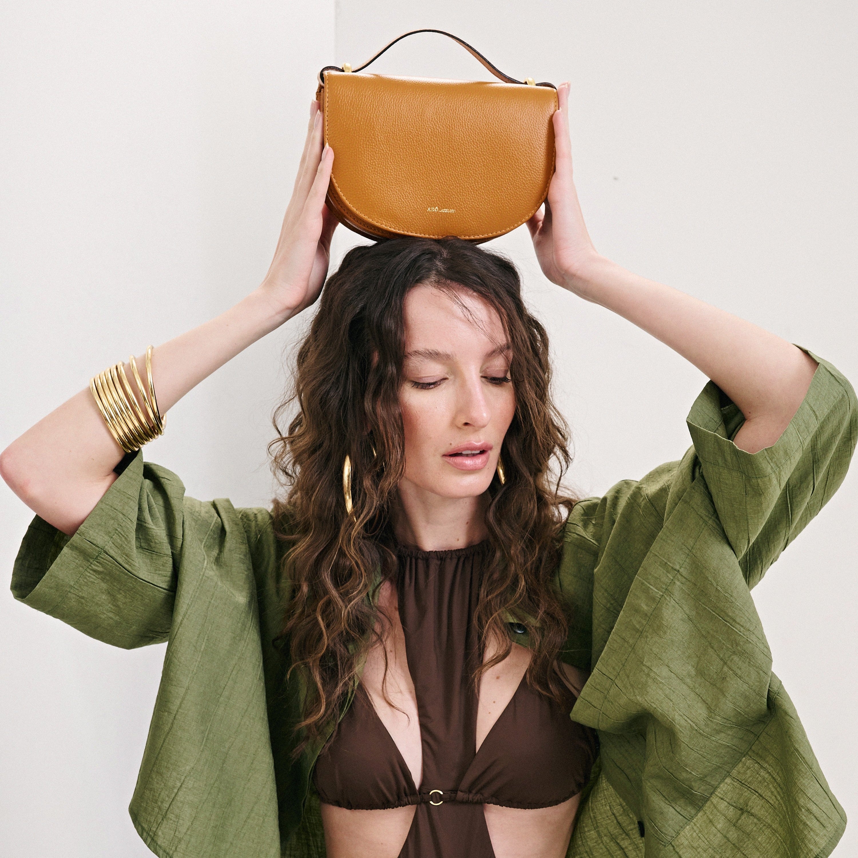 Bolsa Oli Pequena Couro Adô Cor Mel Honey