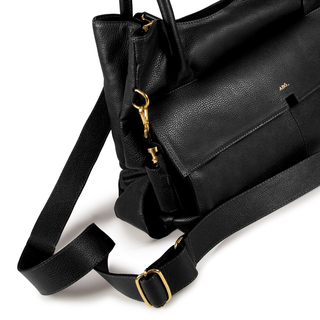 BOLSA COLLAB AMANDA COURO ADÔ COR PRETO + CASE BELEZA + PERFUME