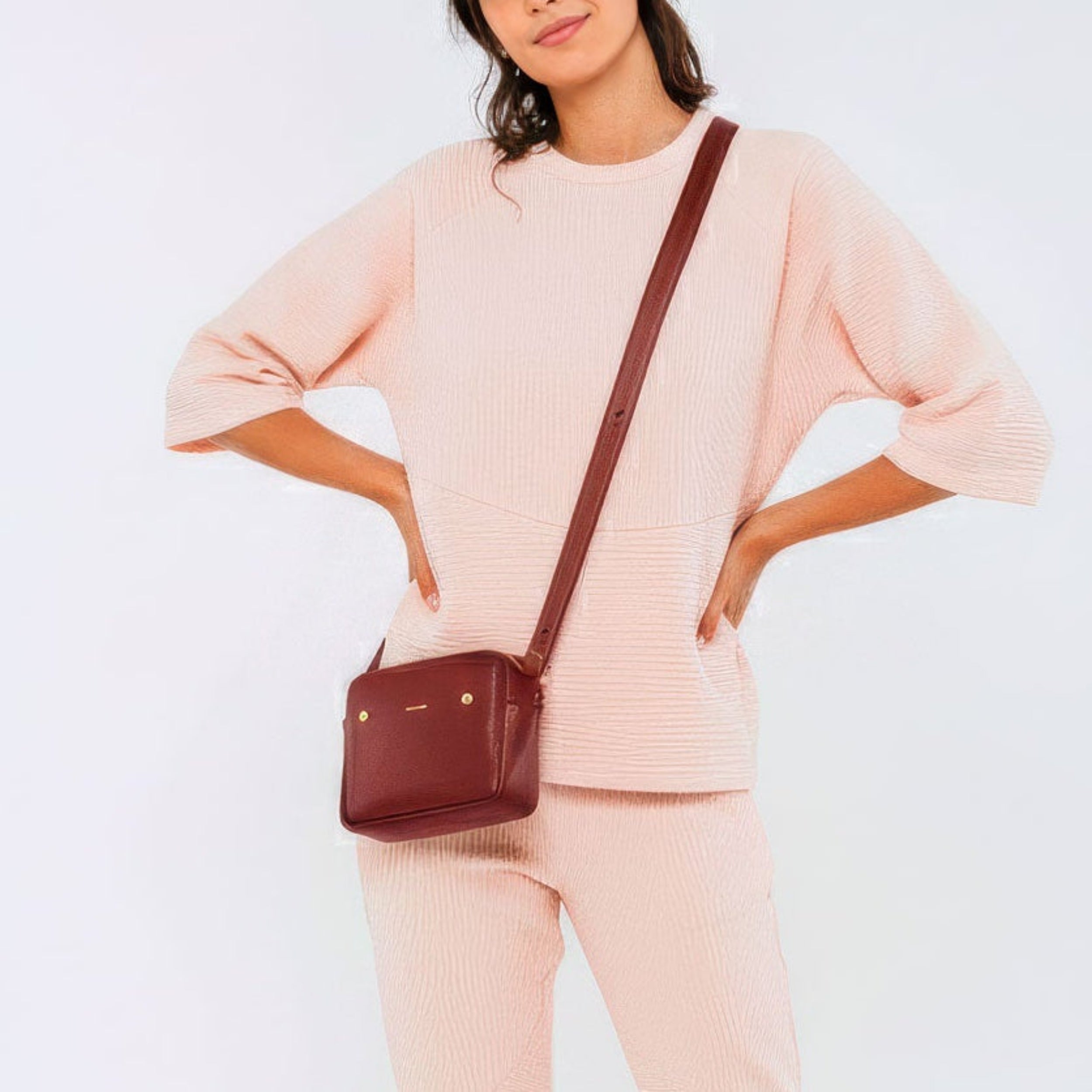 Bolsa Block Mini Essencial Couro Adô Cor Framboesa