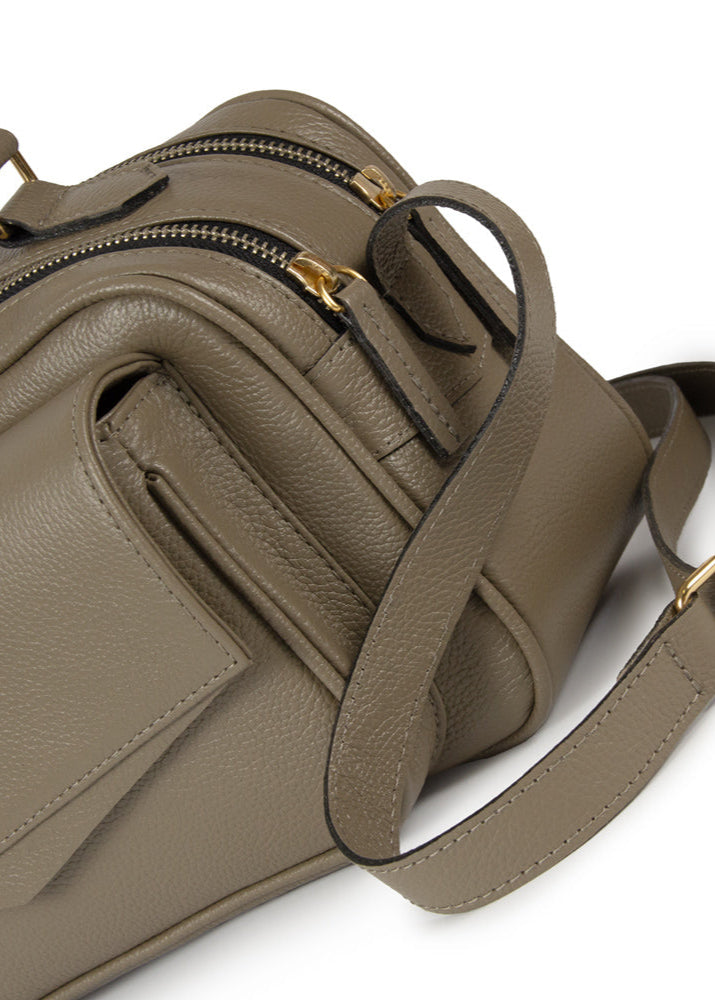 BOLSA BRICK E - MEDIA COR CINZA FENDI