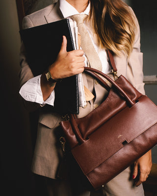 Bolsa Collab Amanda Média Couro Adô Cor Marrom Cacau