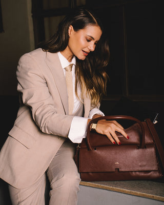 Bolsa Collab Amanda Média Couro Adô Cor Marrom Cacau