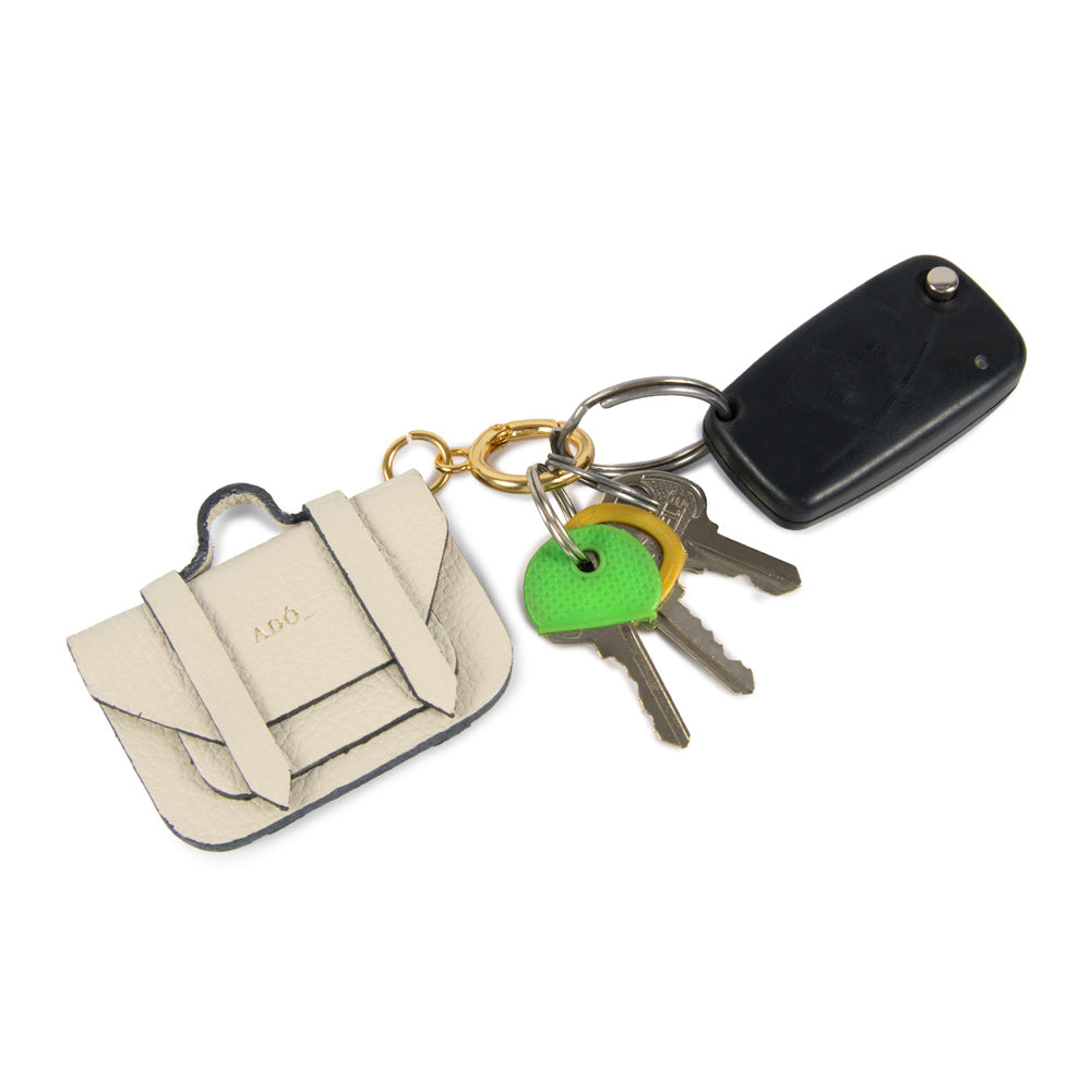 CHAVEIRO SATCHEL COR BRANCO LATTE