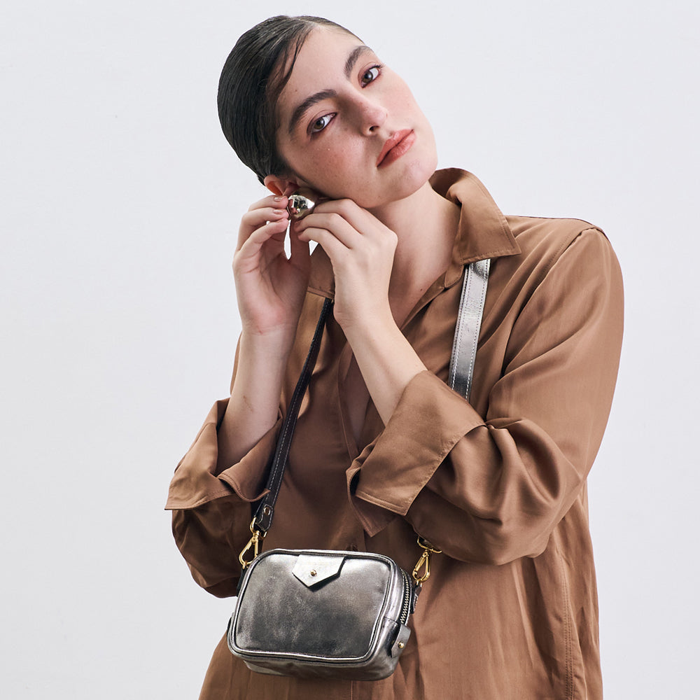 BOLSA CLA MINI COR CINZA METALIZADO
