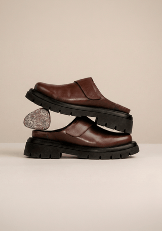 Clog Iris Couro Adô Cor Marrom Cacau - ADÔ