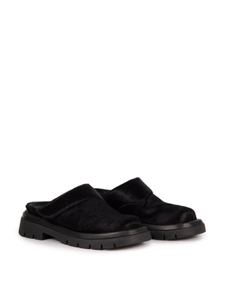 Clog Iris Couro com Pelo Adô Cor Preto