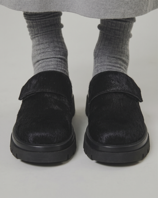 Clog Iris Couro com Pelo Adô Cor Preto