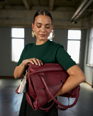 Bolsa Collab Amanda Couro Adô Cor Framboesa