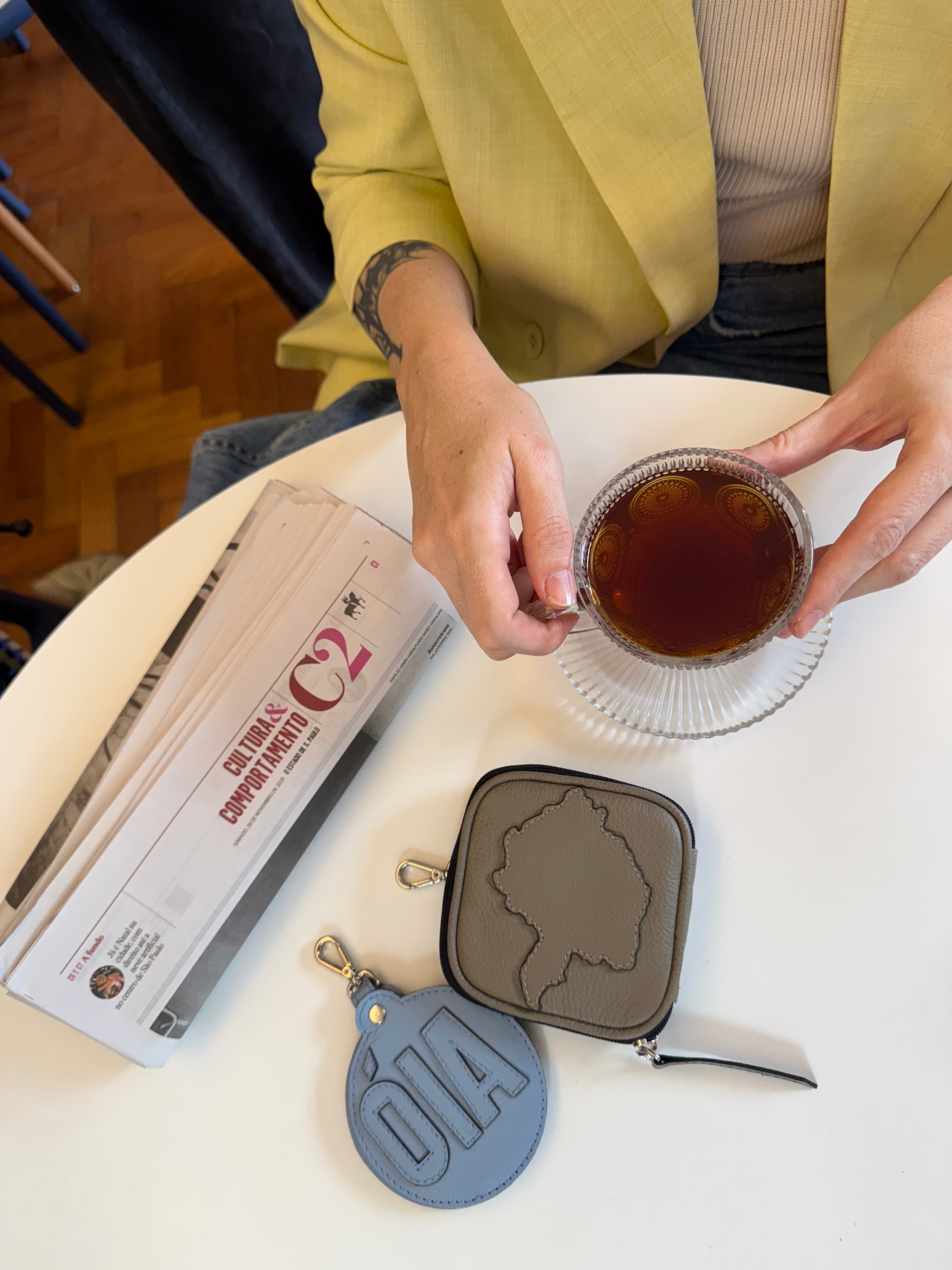 Chaveiro Espelho Óia Collab Made in Beaga Couro Adô Cor Azul Glacial