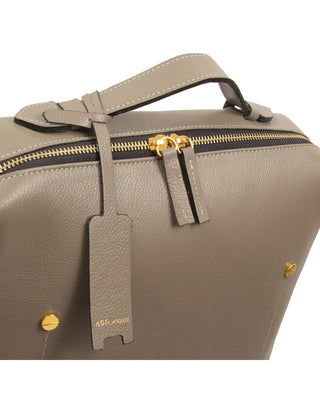 Mochila Block Grande Couro Adô Cor Cinza Fendi