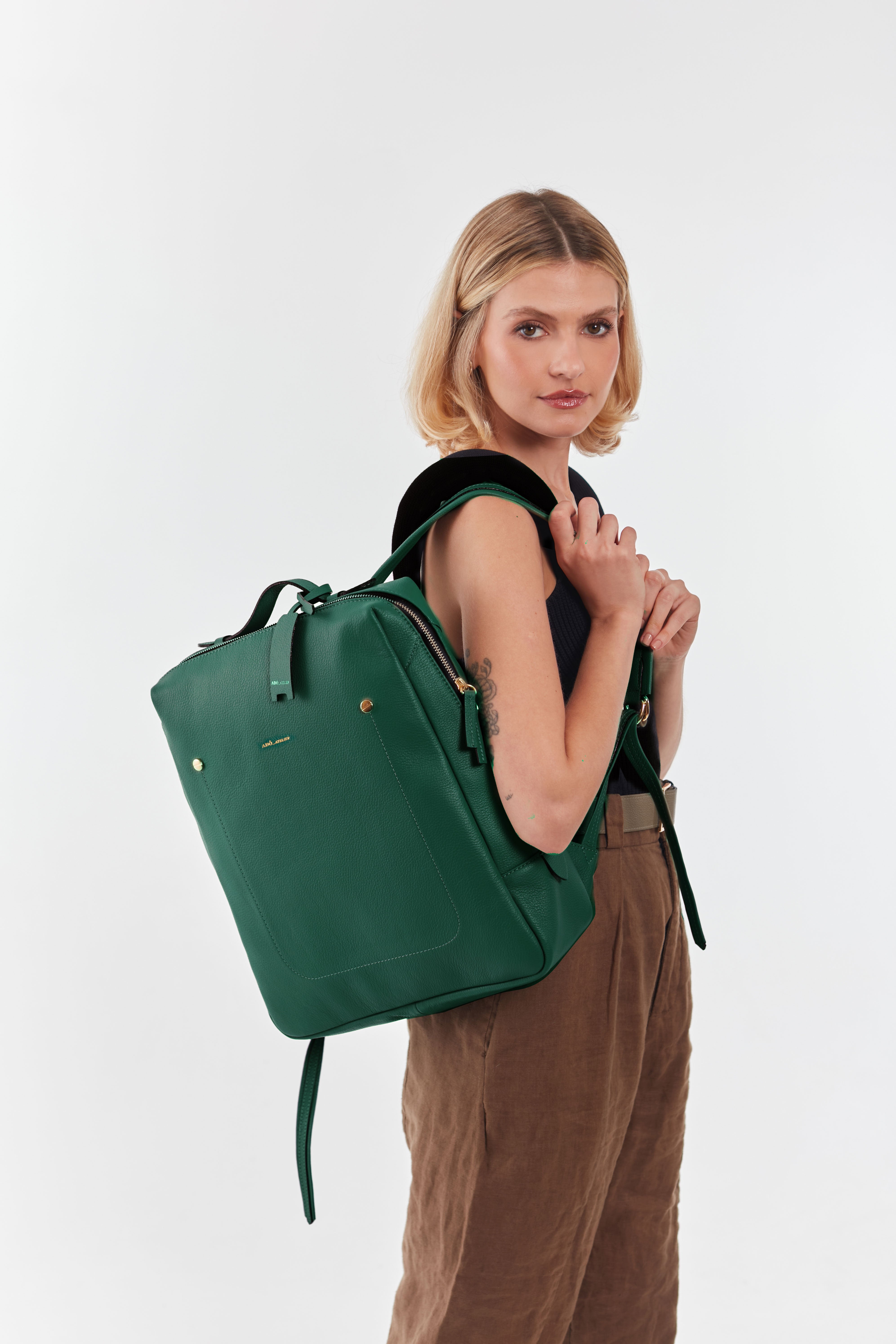 Mochila Block Grande Couro Adô Cor Verde Noturno