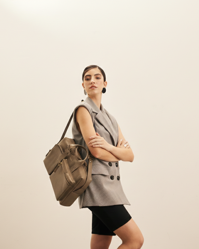 Bolsa Mka Media Couro Adô Cor Cinza Fendi