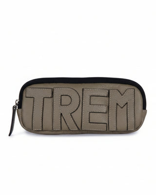 Estojo Trem Collab Made in Beaga Couro Adô  Cor Cinza Fendi