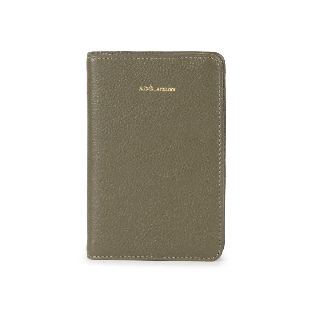 Porta Passaporte Couro Adô Cor Cinza Fendi