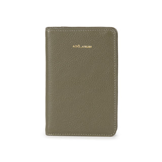 Porta Passaporte Couro Adô Cor Cinza Fendi