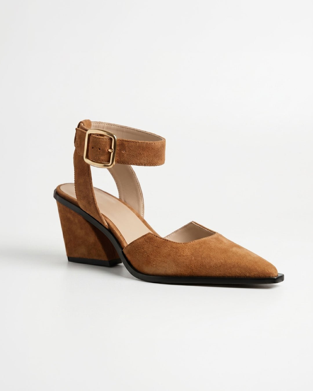 Scarpin Lygia Camurça Adô Cor Caramelo - ADÔ