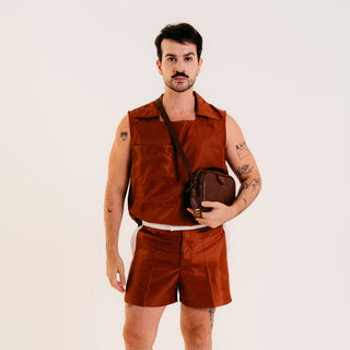 Bolsa Cla Pequena Essencial Couro Adô Adô Cor Marrom Cacau