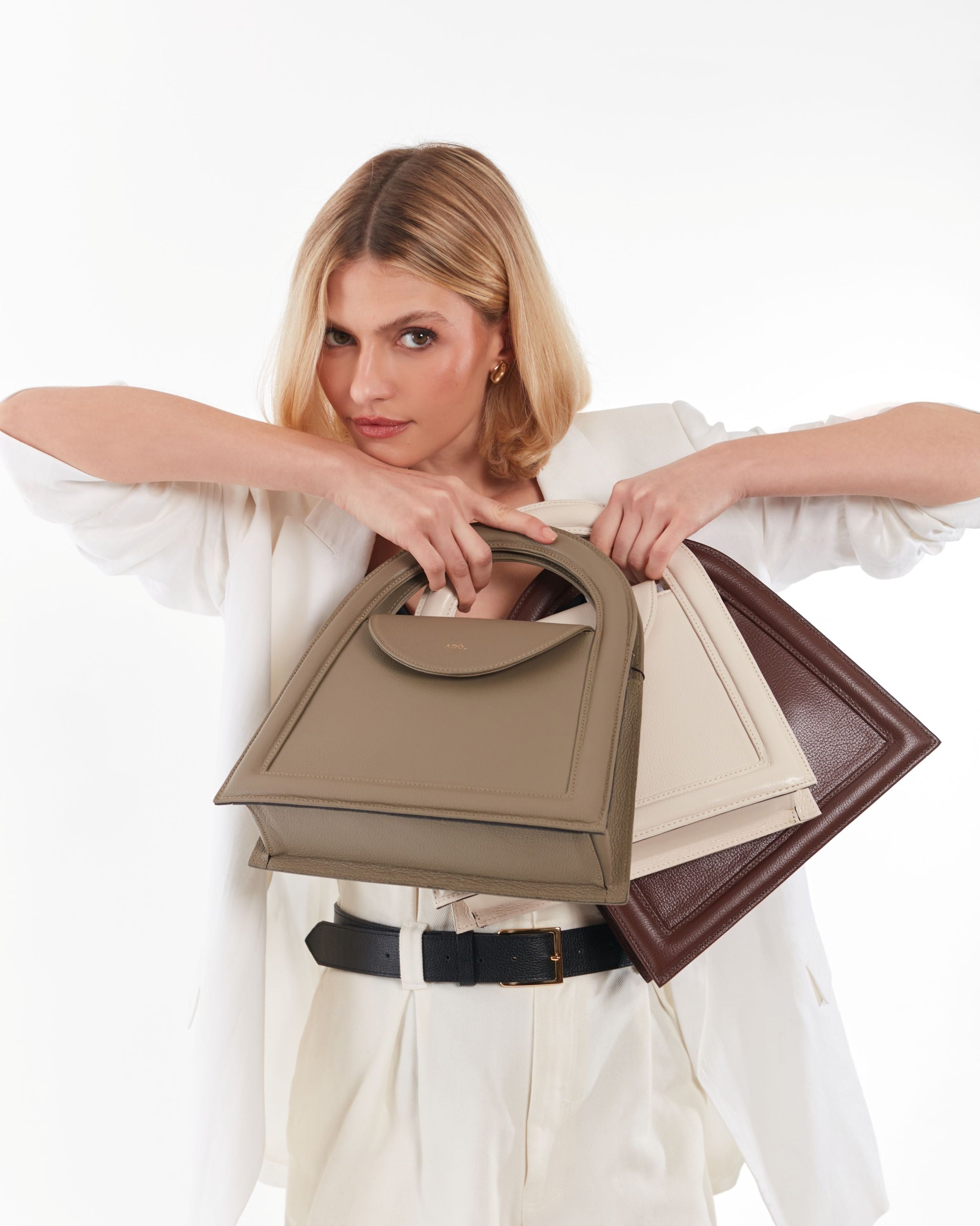 Bolsa Bambini Couro Adô Cor Cinza Fendi