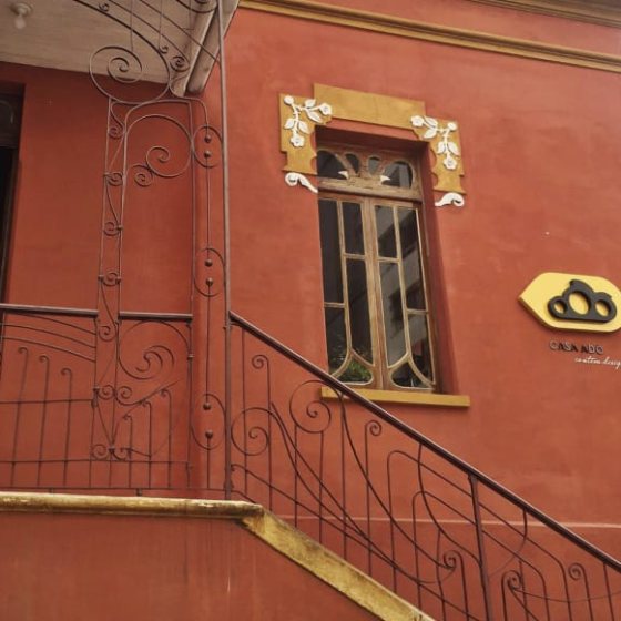 Quem já conhece a Casa Adô sabe que estamos pertinho da Praça da Liberdade.