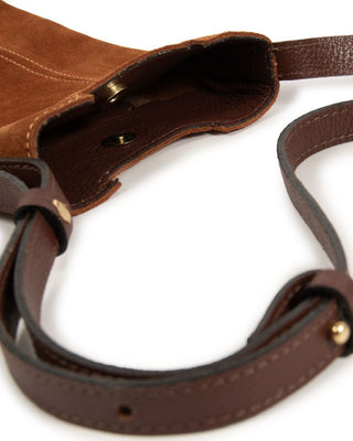 Bolsa Porta Celular Camurça Adô Cor Caramelo