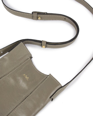 Bolsa Porta Celular Couro Adô Cor Cinza Fendi