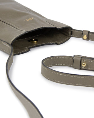 Bolsa Porta Celular Couro Adô Cor Cinza Fendi