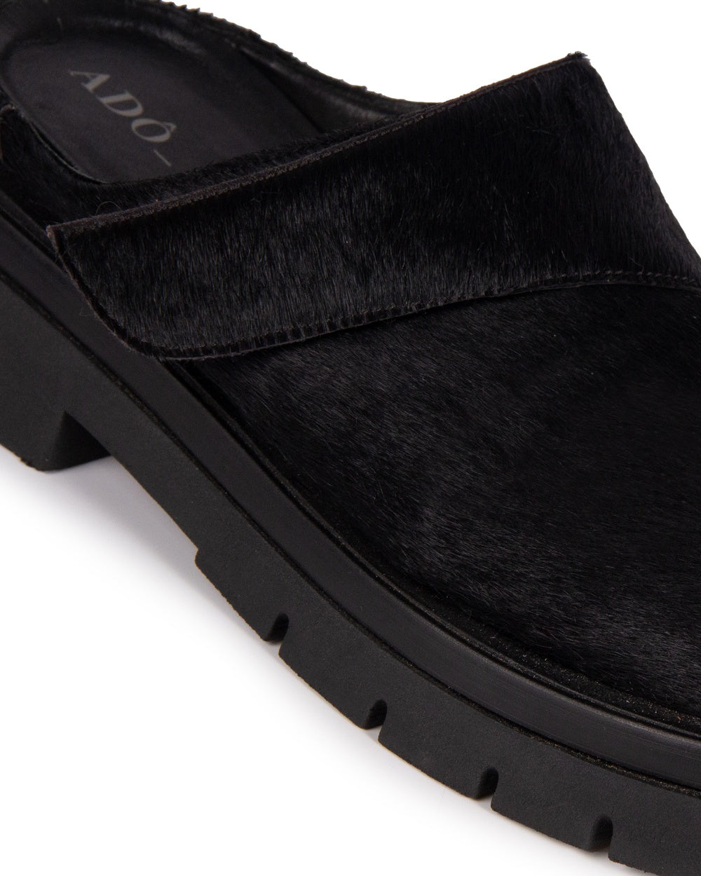 Clog Iris Couro com Pelo Adô Cor Preto