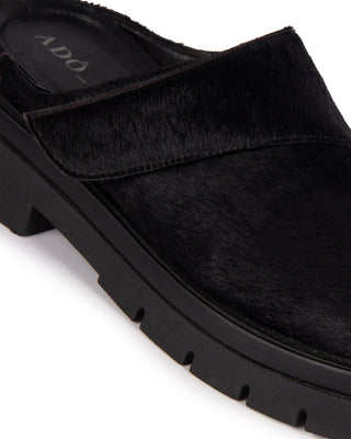 Clog Iris Couro com Pelo Adô Cor Preto