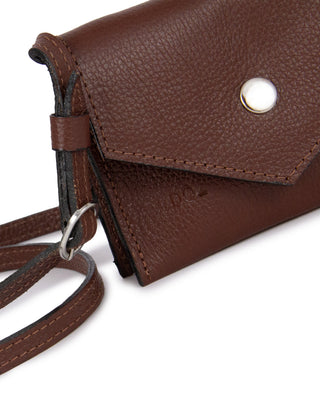 Mini Bolsa Cartucha Couro Adô Cor Marrom Cacau