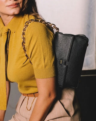 Bolsa Clutch Mandi Collab Amanda Couro Adô Cor Preto