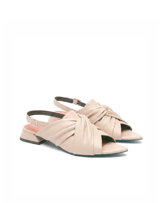Sandália de Couro Feminina Off White — Collab Savana Sá